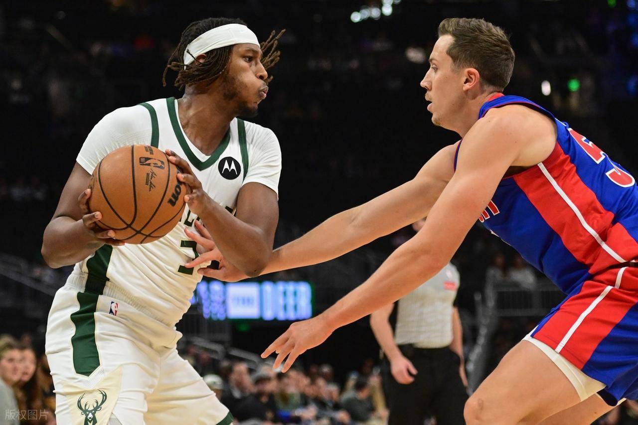 爱游戏体育-雄鹿B队险胜波兰男篮，福克斯送出助攻