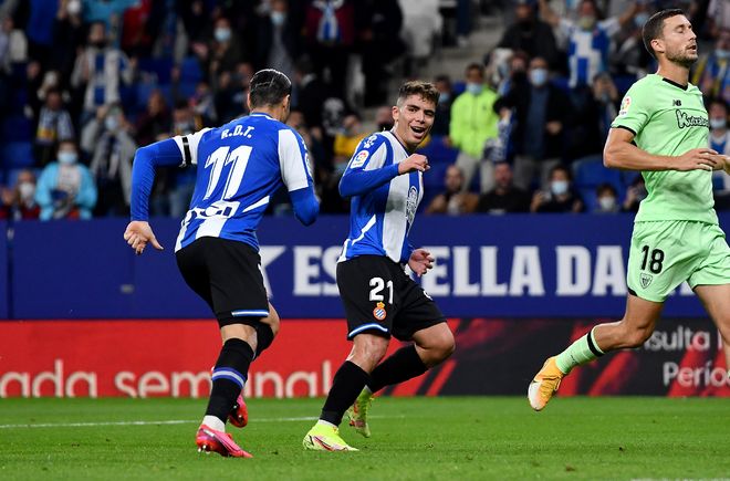 西班牙翻盘瑞士，奥亚尔萨瓦尔高光表现