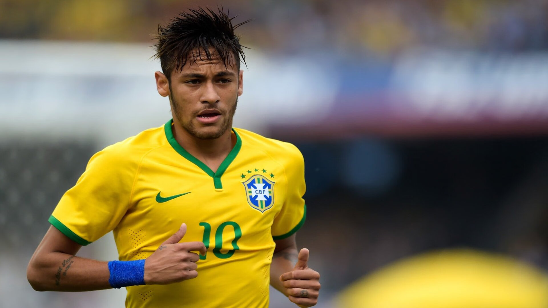 绝杀与扛起，相隔万里的赛场，同一种体育精神的燃烧