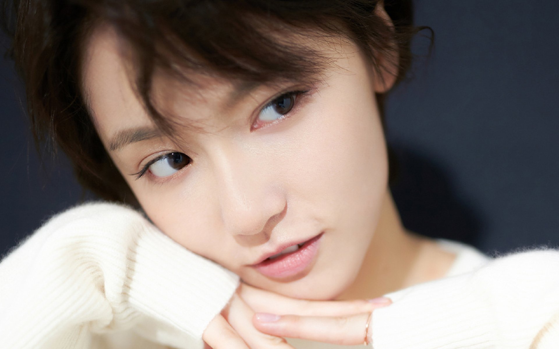 铁骑对决,阿斯顿马丁鏖战银箭风暴,隐形王牌周冠宇带队逆转取胜