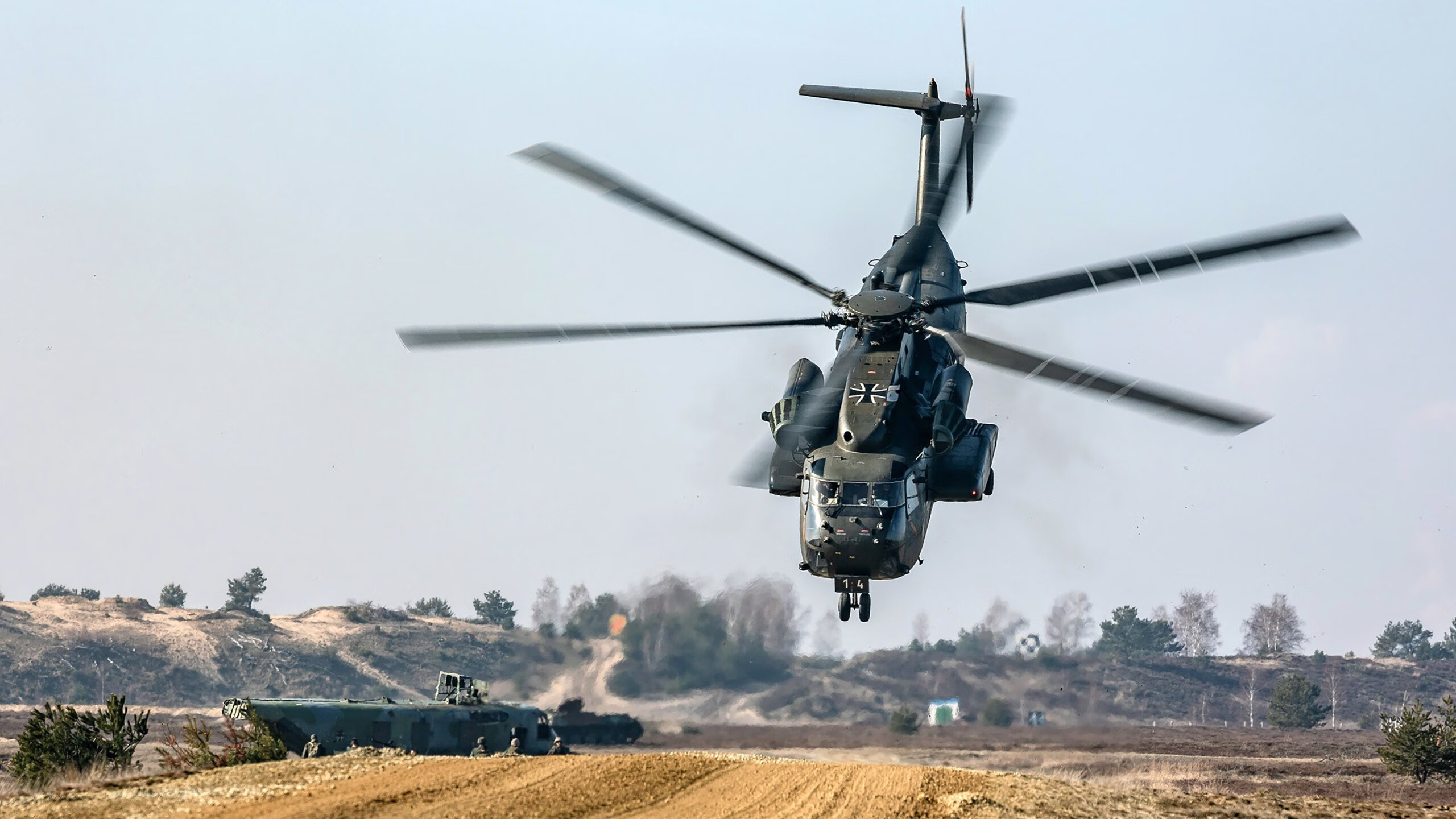 爱游戏官方-法比尼奥传射建功，阿森纳友谊赛完胜哥伦比亚国家队