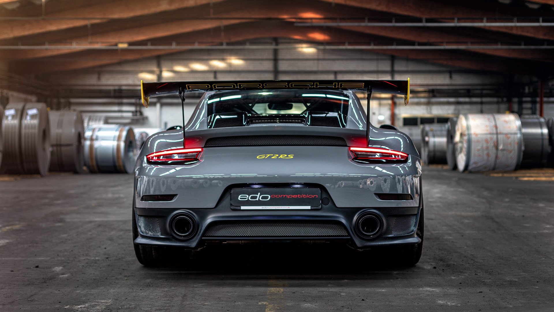 西甲国家德比上演黄蜂斗公牛，焦点战中看硬仗取胜哲学