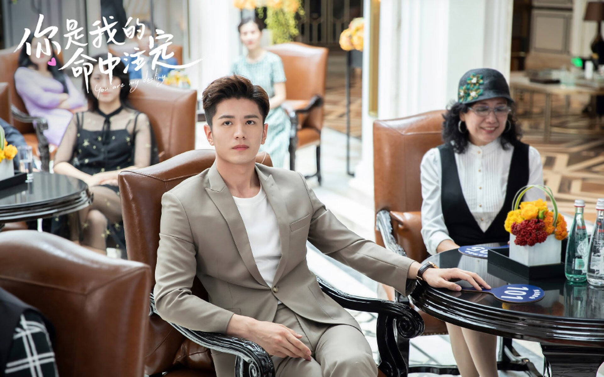 爱游戏体育-欧冠淘汰赛之夜，天使与魔鬼的二重奏—爱德华兹如何提前为悬念画上句号